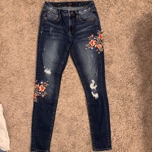 Unique Ankle Skinny Miss Me Jeans